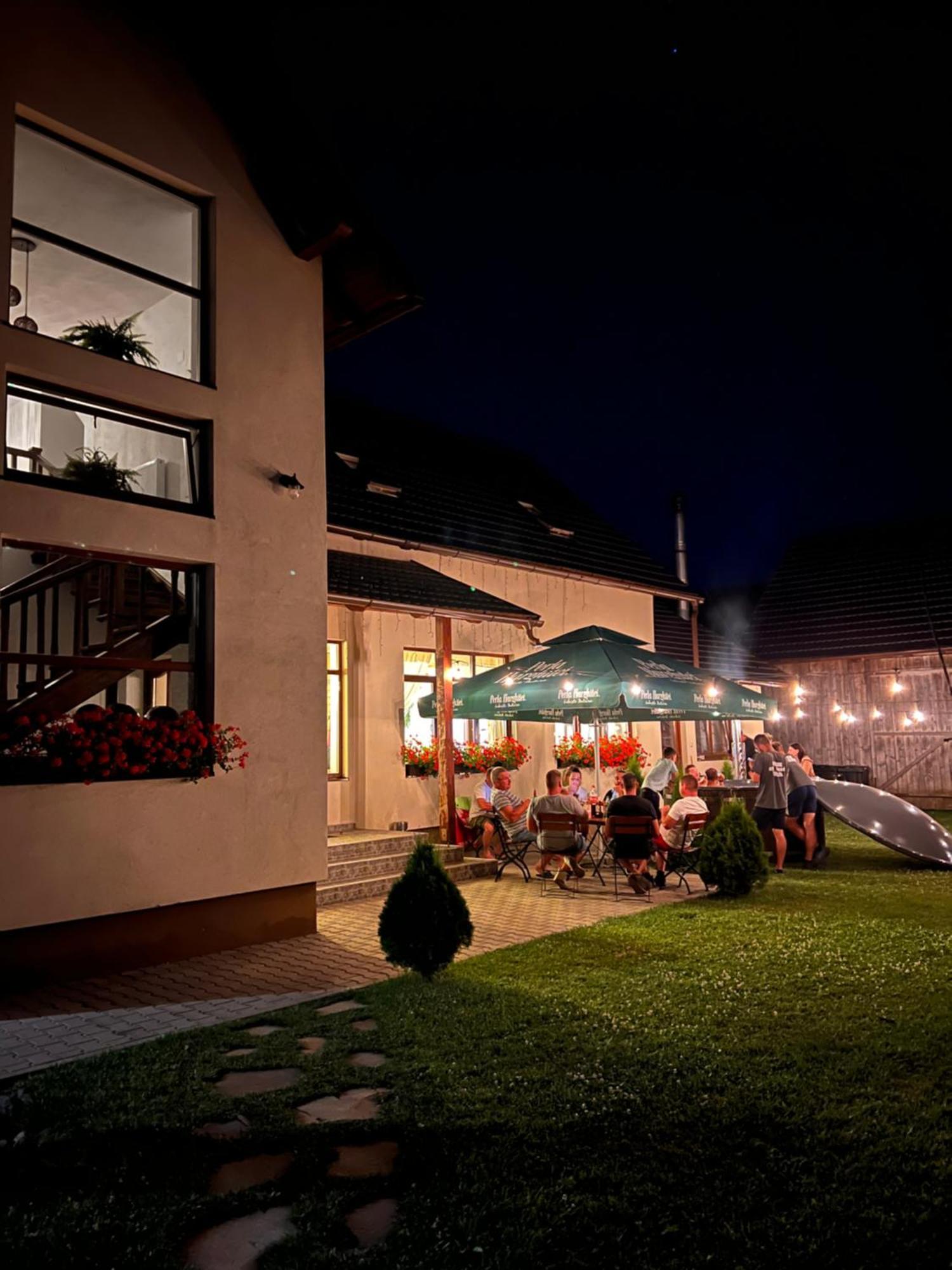 Bed and Breakfast Famives Vendeghaz Racu Экстерьер фото