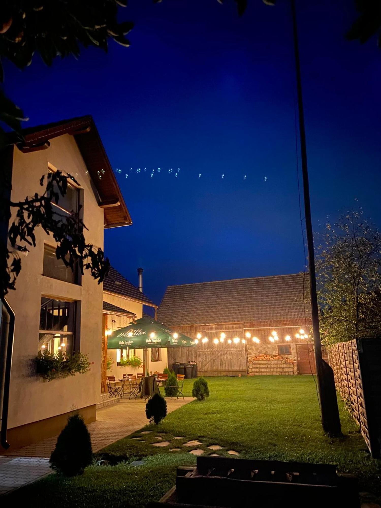 Bed and Breakfast Famives Vendeghaz Racu Экстерьер фото